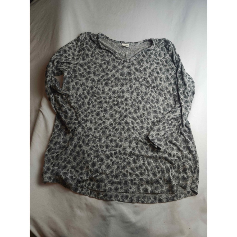 Soma Womens XL Grey Leopard Print‎ Long Sleeve Pajama Top V-Neck